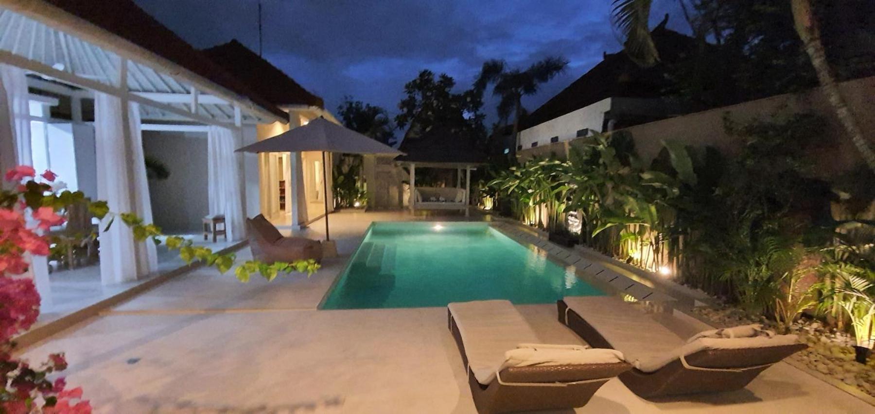 La Dolce Villa Seminyak Exteriör bild